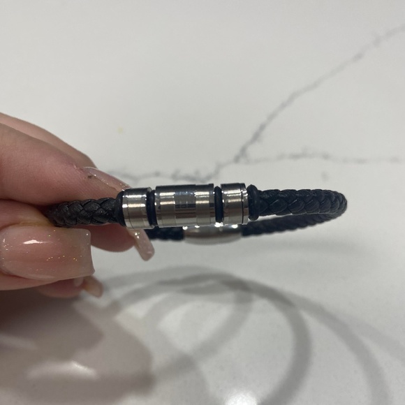 Men's Leather Bracelet - Picture 1 of 2